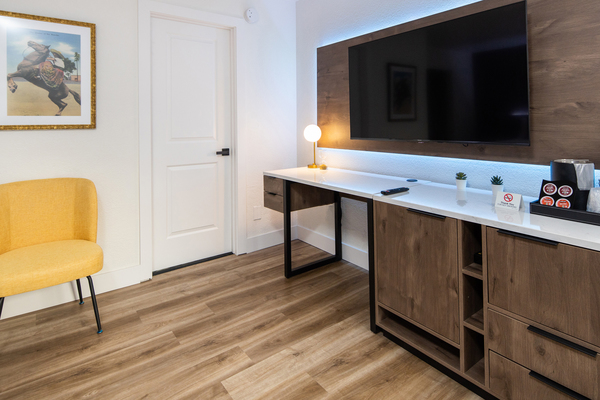 Two Queens Amenities